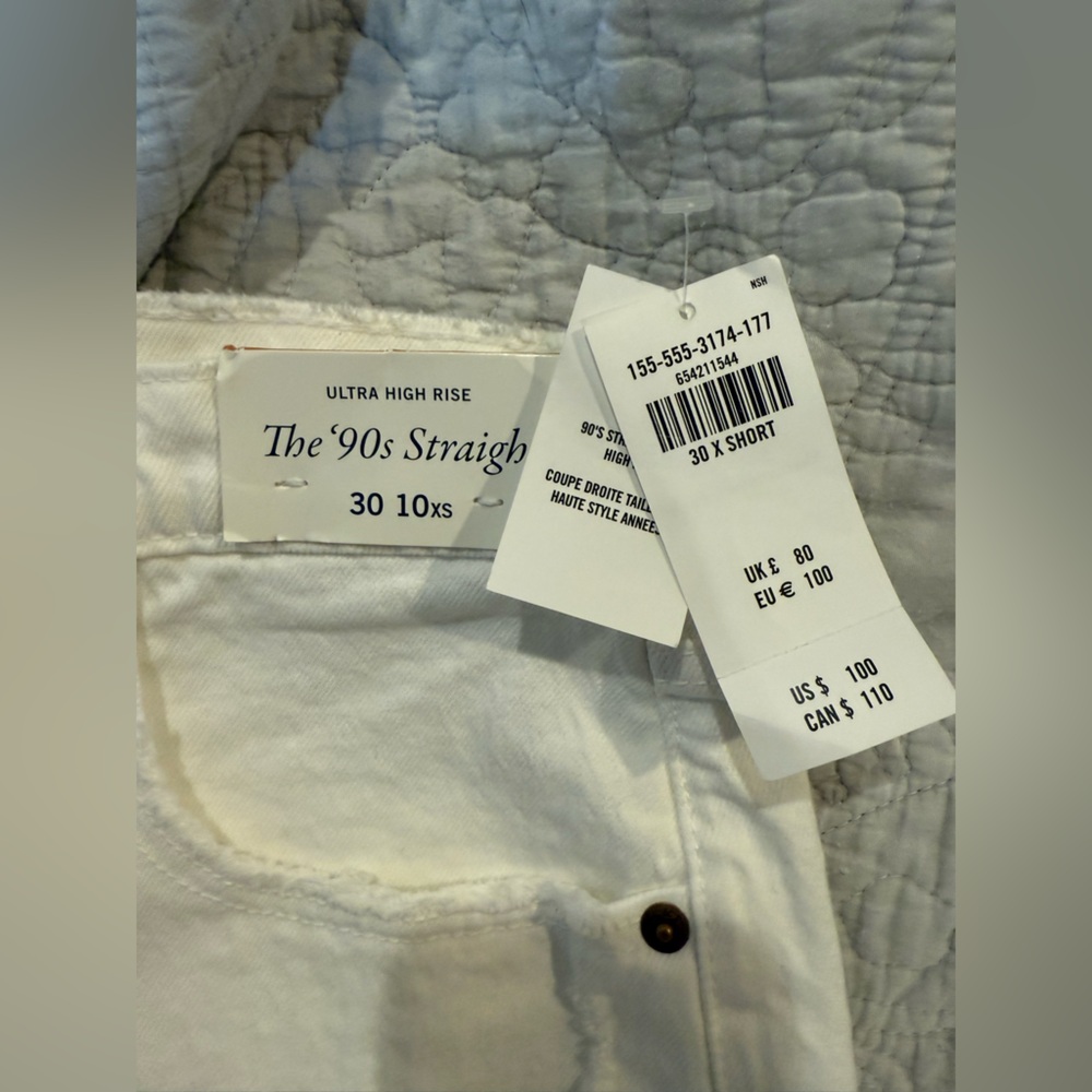NWT Abercrombie white jeans with distressing